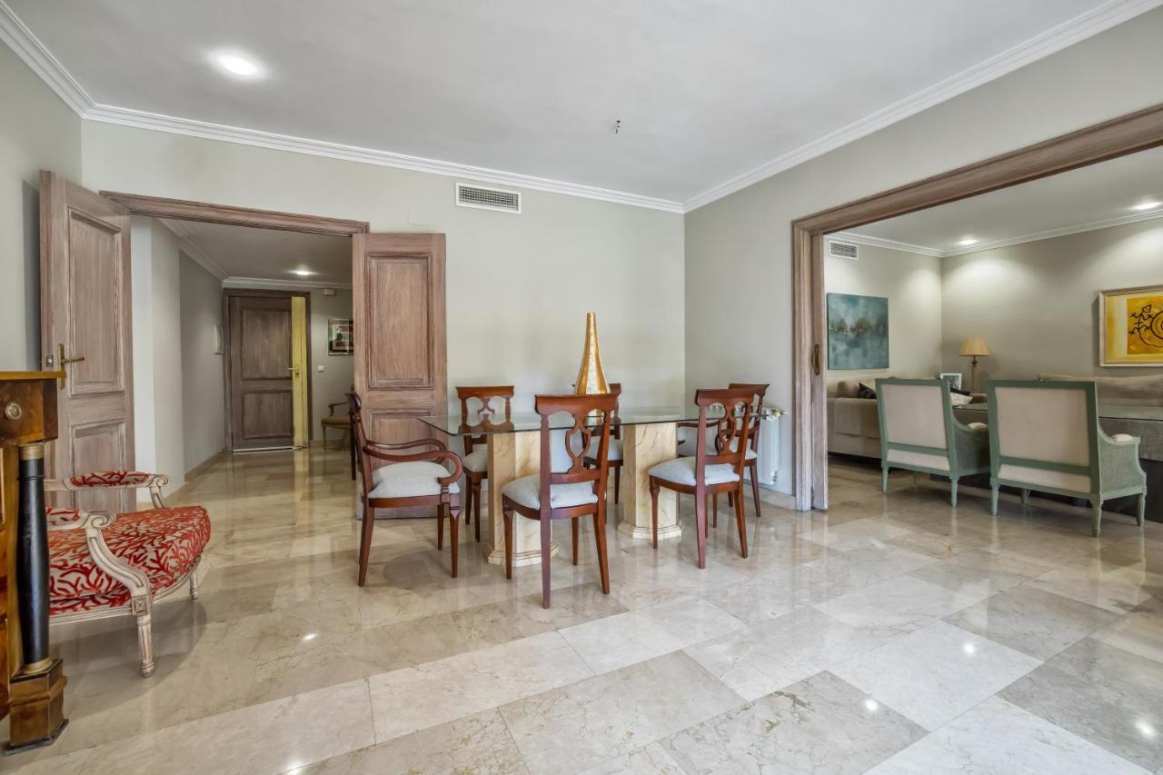 Tilos & Parking & Piscina Appartement *