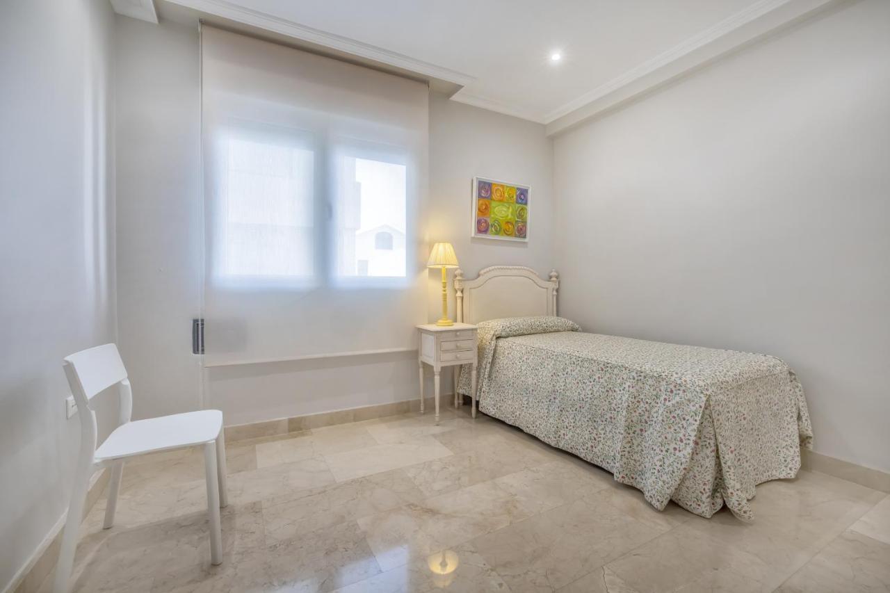 Tilos & Parking & Piscina Appartement *