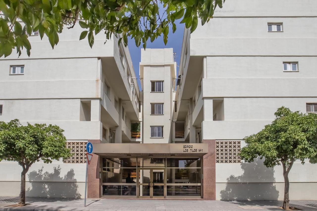 Tilos & Parking & Piscina Appartement *